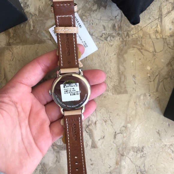 Coach watch - Picture 4 of 4